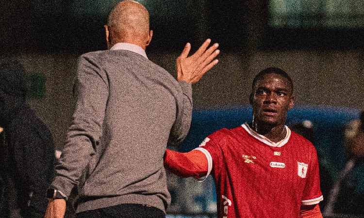 El técnico del América de Cali se cansó y le exigió a la directiva