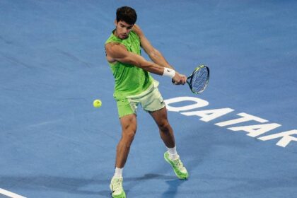 Alcaraz conquista el ATP de Doha 2026 tras aplastar a Fils