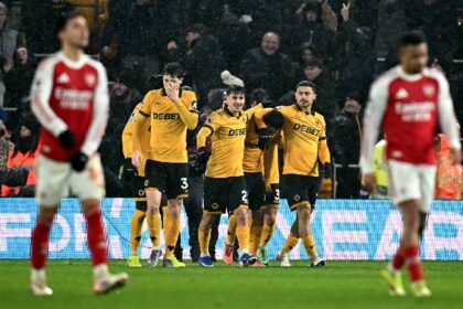 Arsenal desaprovecha ventaja ante el colista y el City se acerca