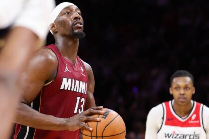 Adebayo anota 83 puntos, segunda mayor marca en la NBA
