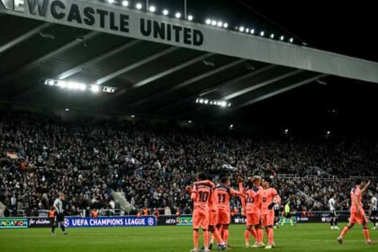Hincha del Barcelona se equivocó de estadio tras viajar a Inglaterra