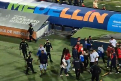 Hinchas de Medellín y Junior