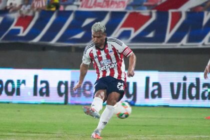Junior de Barranquilla venció a Fortaleza en el último minuto