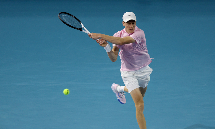 Sinner accede a octavos del Masters 1000 de Miami al vencer a Moutet