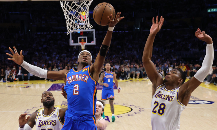 Cavaliers respiran y Oklahoma City deja a los Lakers al borde del nocaut en la NBA