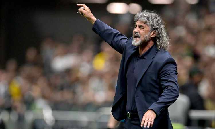 DIM acelera por Leonel Álvarez y negocia su regreso