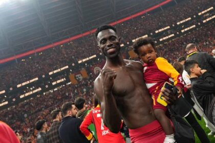Dávinson Sánchez volvió a tocar la gloria con Galatasaray