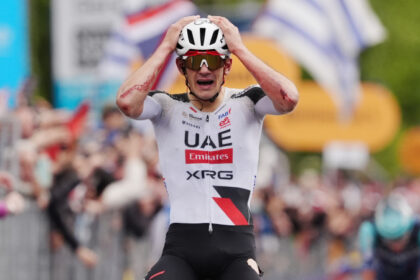 Igor Arrieta gana la quinta etapa del Giro en un loco final