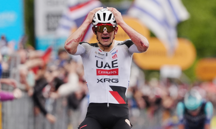 Igor Arrieta gana la quinta etapa del Giro en un loco final