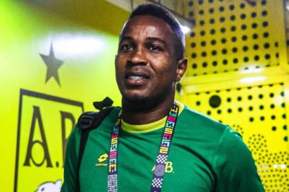 Jefferson Mena se va del Bucaramanga