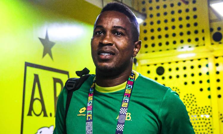 Jefferson Mena se va del Bucaramanga