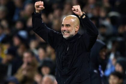 Manchester City golea al Crystal Palace y se coloca a dos puntos