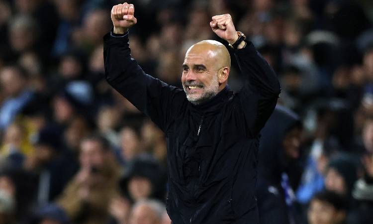 Manchester City golea al Crystal Palace y se coloca a dos puntos