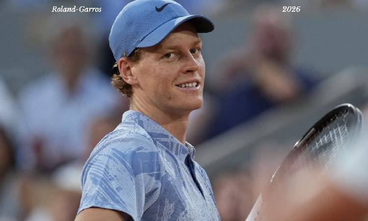 Medvedev fuera de Roland Garros, Sabalenka y Sinner cumplen