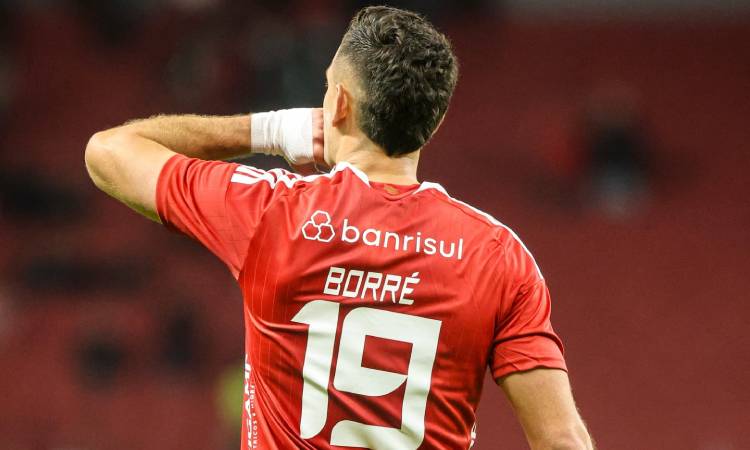 Rafael Santos Borré vive un momento dulce en Brasil