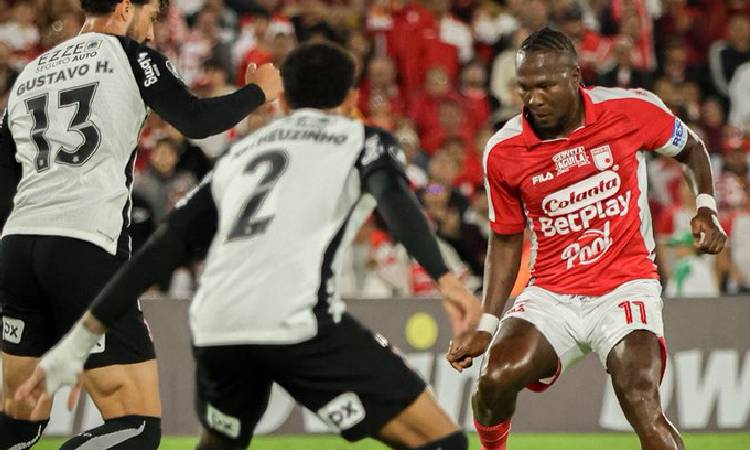 Santa Fe dejó escapar un triunfo clave ante Corinthians