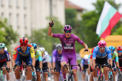 Thomas Silva sigue líder del Giro tras una tercera etapa ganada por Magnier