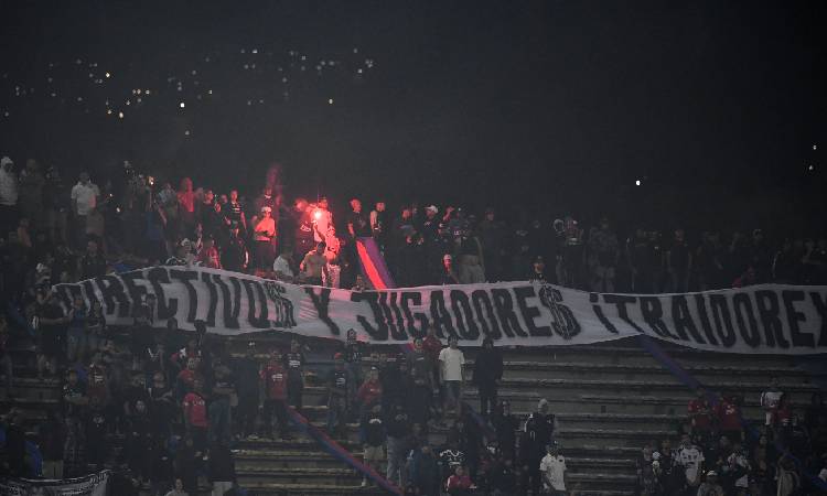 Ordenan evacuación del estadio Atanasio Girardot tras incidentes