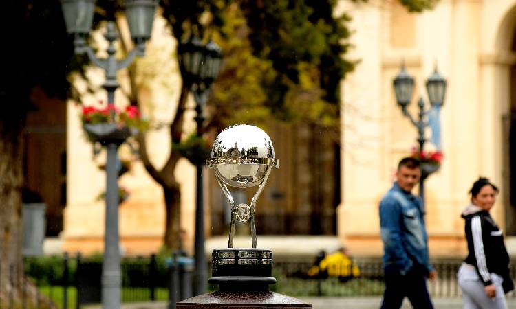 Los rivales de Santa Fe y DIM en los playoffs de Sudamericana