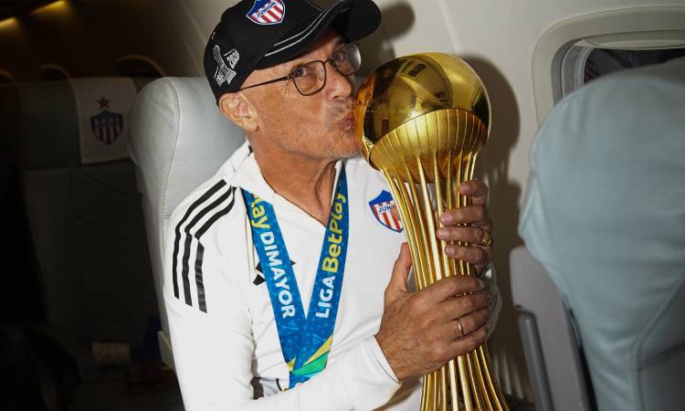 Alfredo Arias renovará con el Junior de Barranquilla