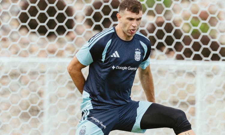 Emiliano Martínez entrenando con Selección Argentin