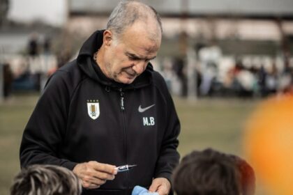 El maleficio de Marcelo Bielsa en Mundiales preocupa a Uruguay