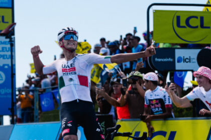 El mexicano Del Toro gana la 7ª etapa de Tour Aura