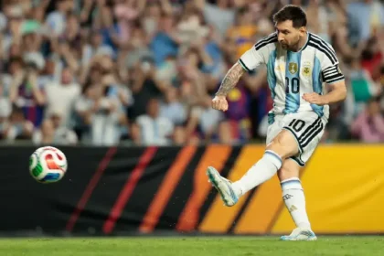 Messi volvió a Argentina con gol ante Islandia y nuevo récord