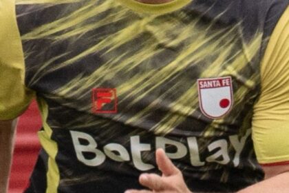 Santa Fe confirmó el fichaje de volante al fútbol de España
