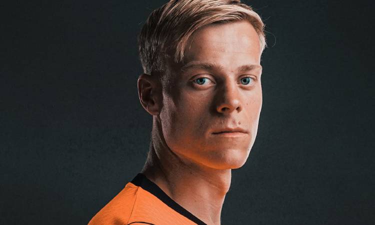 Tottenham Hotspur confirmó el fichaje de Jan Paul Van Hecke