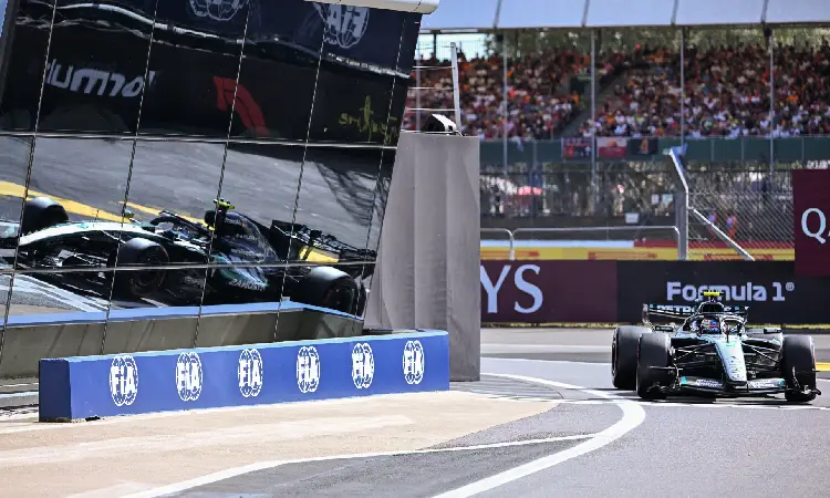 Antonelli da golpe doble en Silverstone: triunfo en esprint y pole