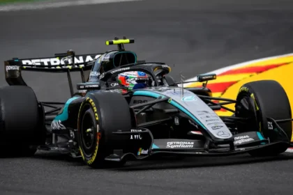 Antonelli domina en ensayos libres en Bélgica, Ferrari es segundo