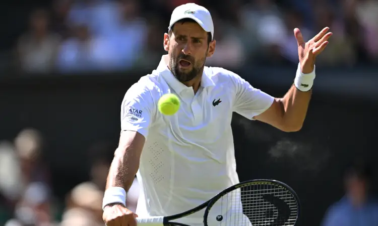 Djokovic pasa a cuartos en Wimbledon y supera récord de Federer