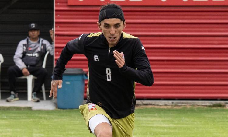 El máximo asistidor de Santa Fe Omar Fernández Frasica