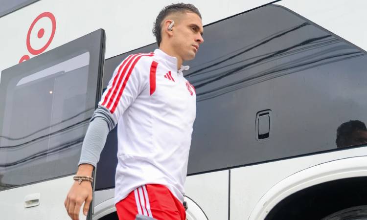 Rafael Santos Borré regresa a River Plate hasta 2029