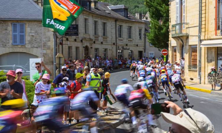 Tim Merlier dominó la octava etapa del Tour de Francia