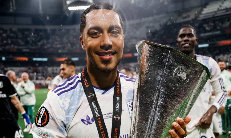 Youri Tielemans es nuevo jugador del Manchester United