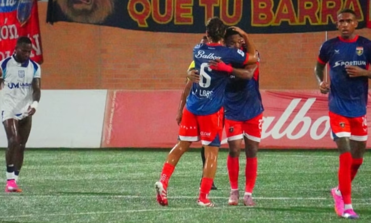 Plaza Amador goleó y sigue firme en lo más alto de la LPF