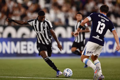 Kadir Barría brilla con una asistencia, pero Botafogo queda eliminado ante Palmeiras